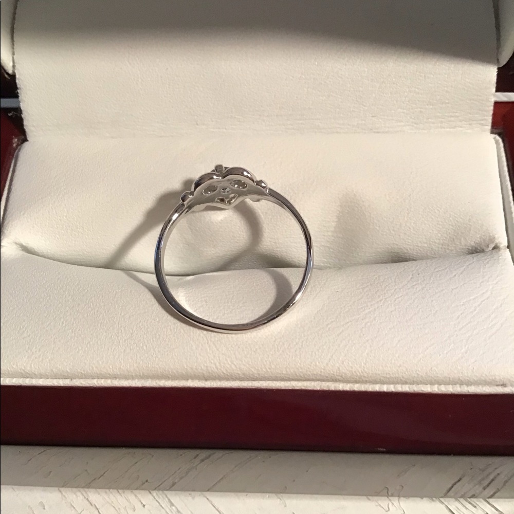 Ring - Picture 3 of 3